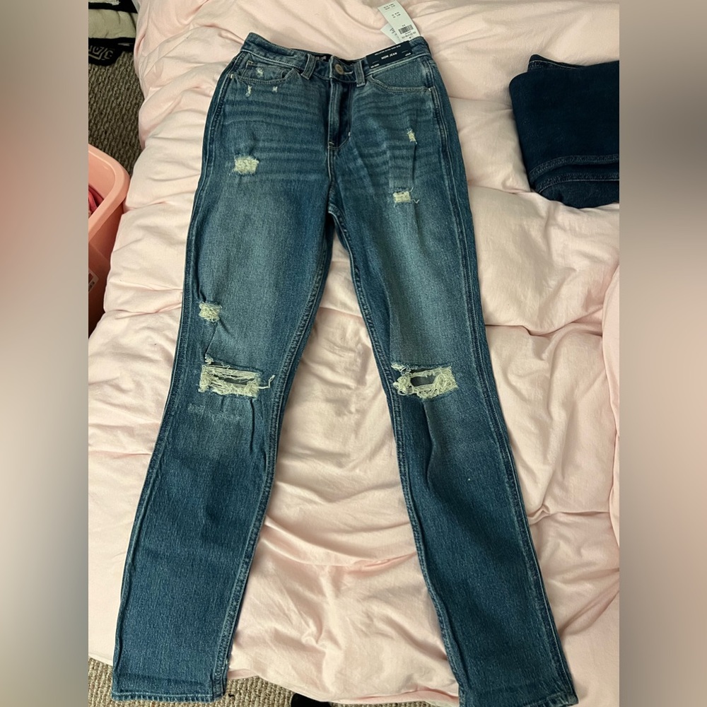 Hollister high rise mom jean - size 00/0R